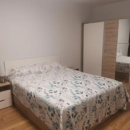 Daire Lovely 1 Bedroom With Free Parking *
